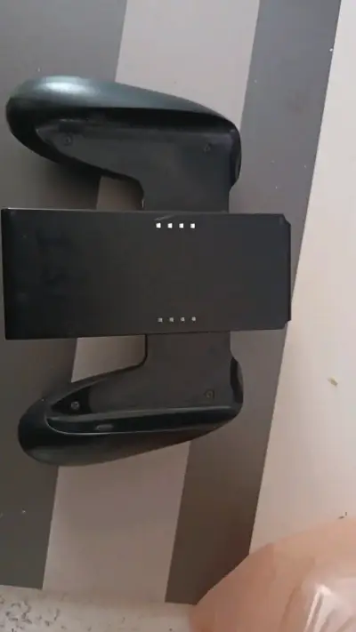 Soporte de carga para control de consola - miniatura 1