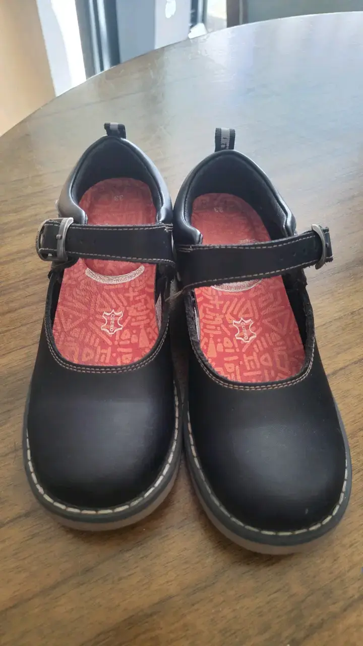 Zapatos escolares negros de cuero talla 33 - 1