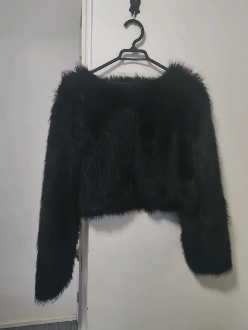 Chaqueta corta de piel negra - 1