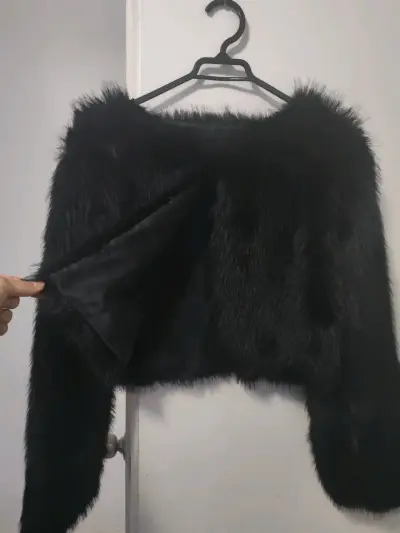 Chaqueta corta de piel negra - miniatura 2
