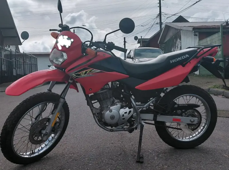 Moto Honda XR 125L roja en buen estado - 2