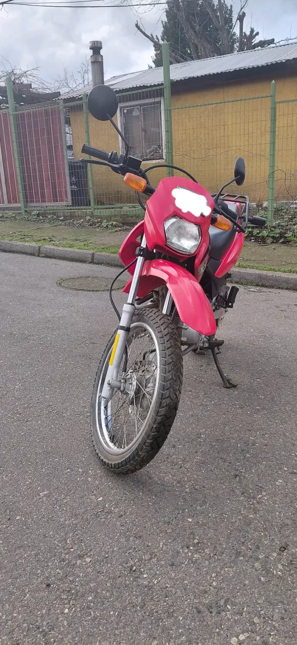 Moto Honda XR 125L roja en buen estado - 4