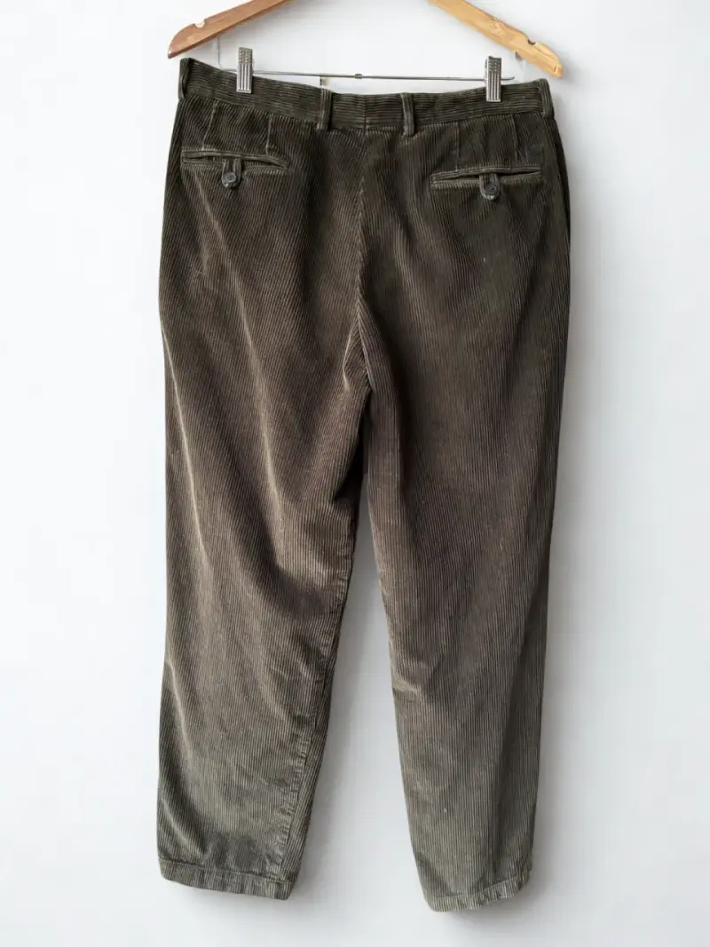 Pantalón de cotelé REPARADO. Marca HUGO BOSS. T52 - 3
