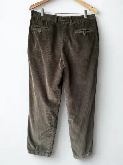Pantalón de cotelé REPARADO. Marca HUGO BOSS. T52 - miniatura 3