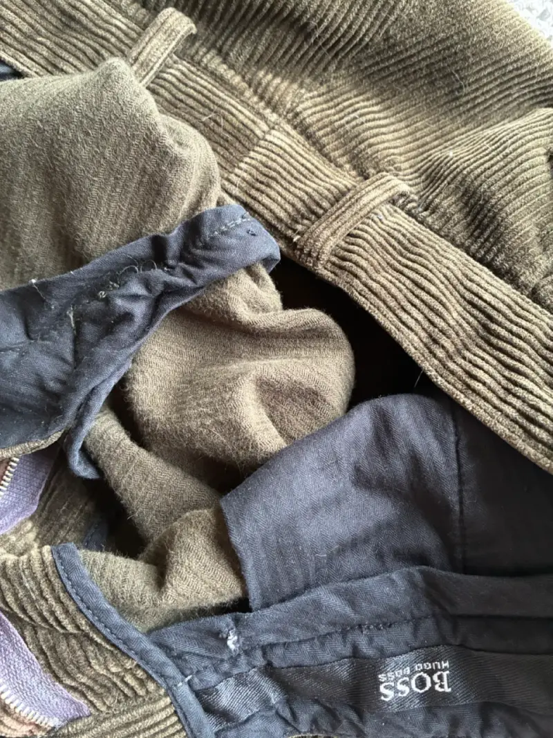 Pantalón de cotelé REPARADO. Marca HUGO BOSS. T52 - 5