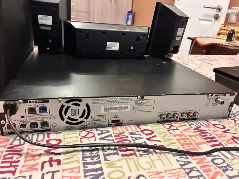 Sistema de sonido Sony 5.1 - 4