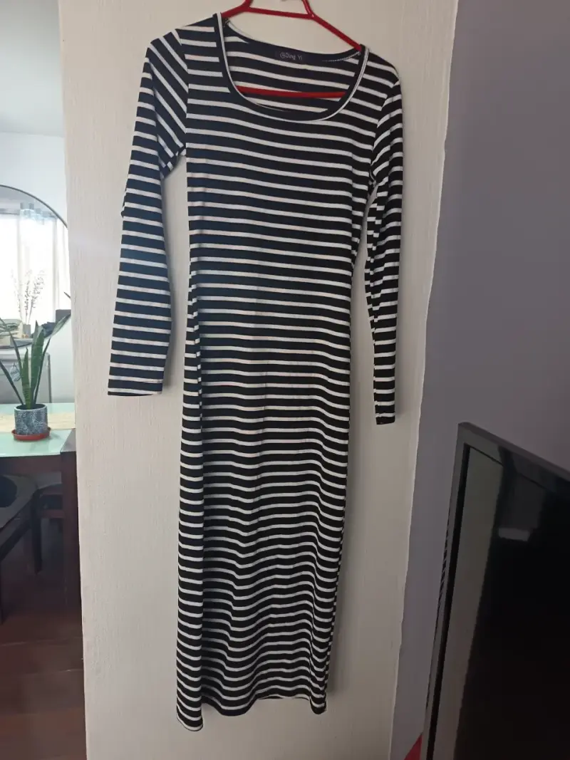 Vestido de rayas elástico sin uso - 1