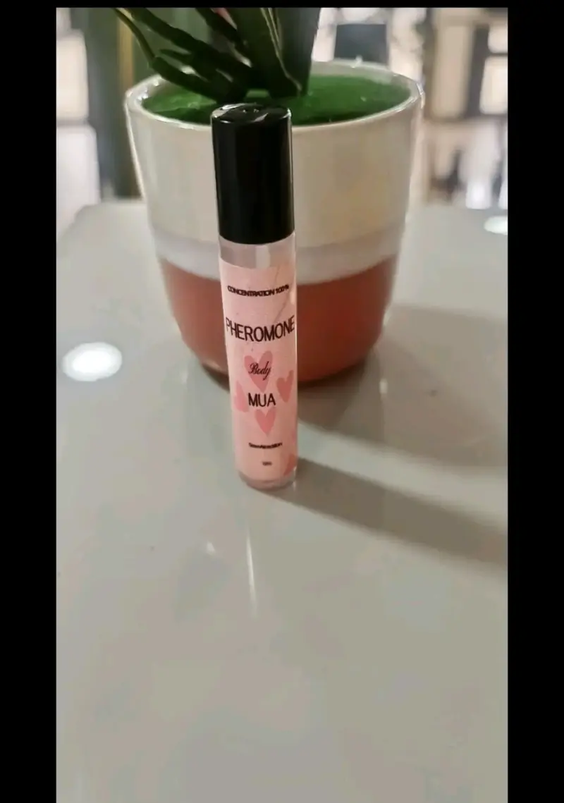 Perfume corporal con feromonas MUA
