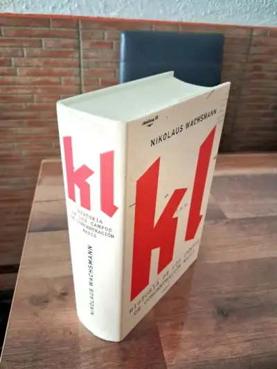 Libro 'KL: Historia de los Campos de Concentración Nazis' de Nikolaus Wachsmann - miniatura 2