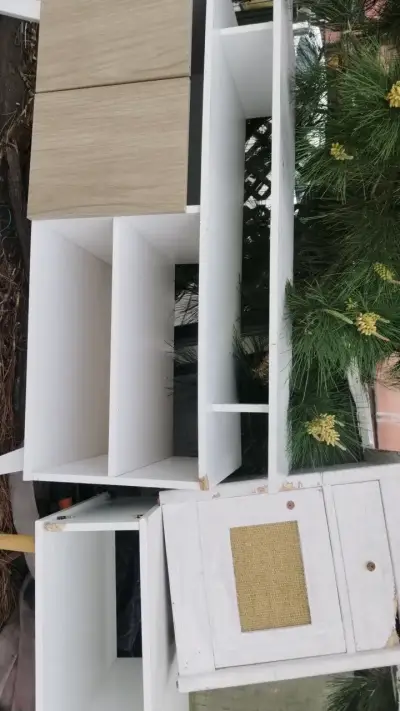 Mueble organizador de madera blanco y beige - miniatura 2