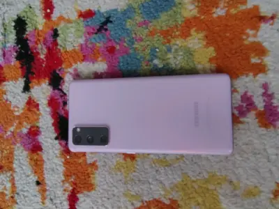 Smartphone Samsung Galaxy S20 FE Lavanda - miniatura 3