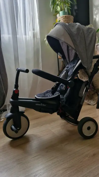 Triciclo para niños SmarTrike con toldo plegable. - miniatura 1