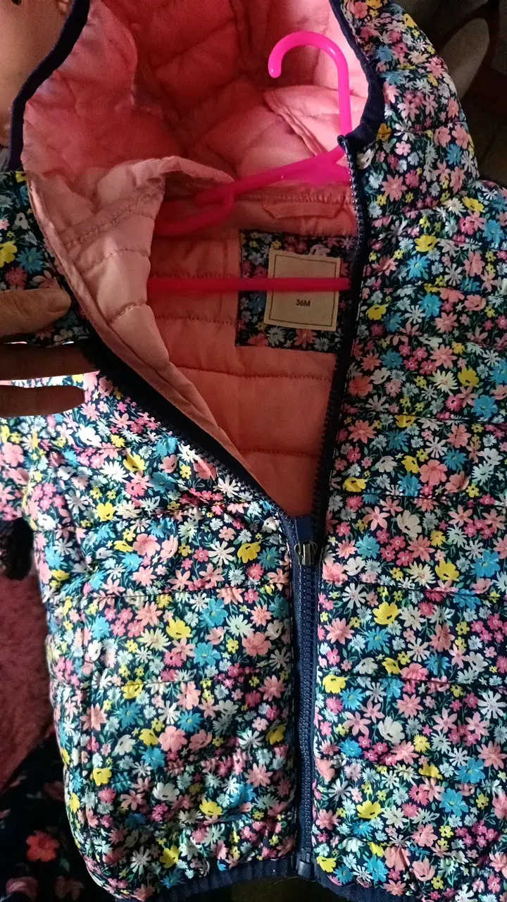 Chaqueta infantil acolchada con estampado floral - 2