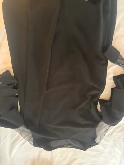 Vestido  negro manga larg Shein con transparencias - miniatura 3