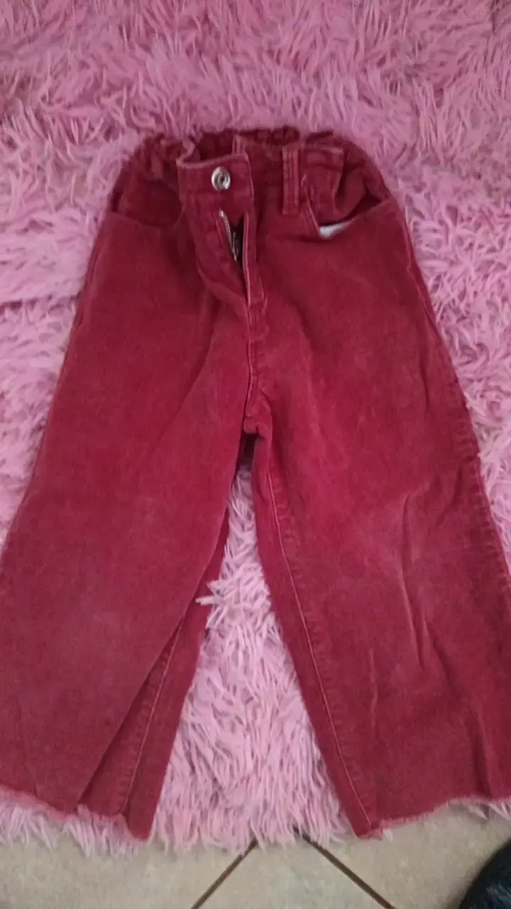 Pantalones de pana rojos para niños