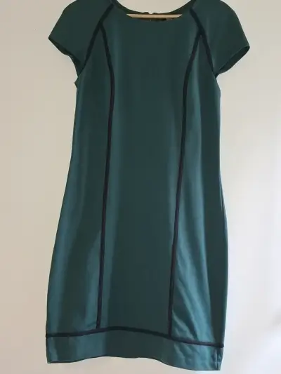Vestido verde Mossimo elegante con detalles negros - miniatura 4
