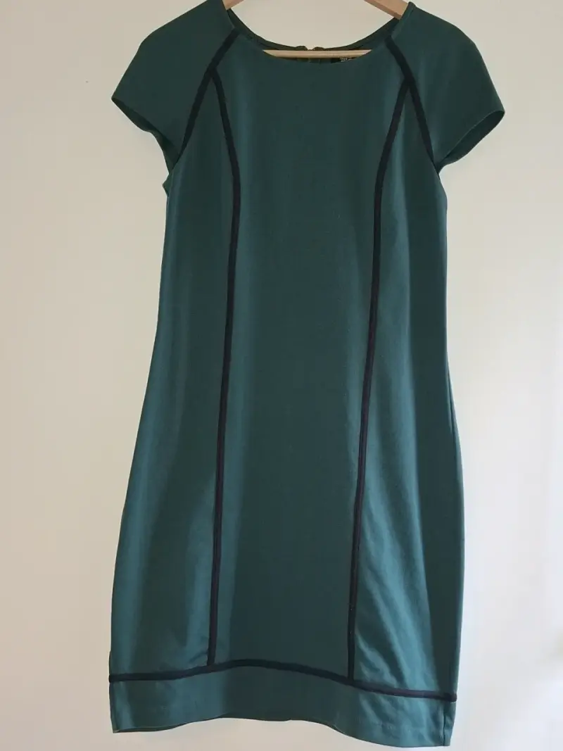 Vestido verde Mossimo elegante con detalles negros - 6