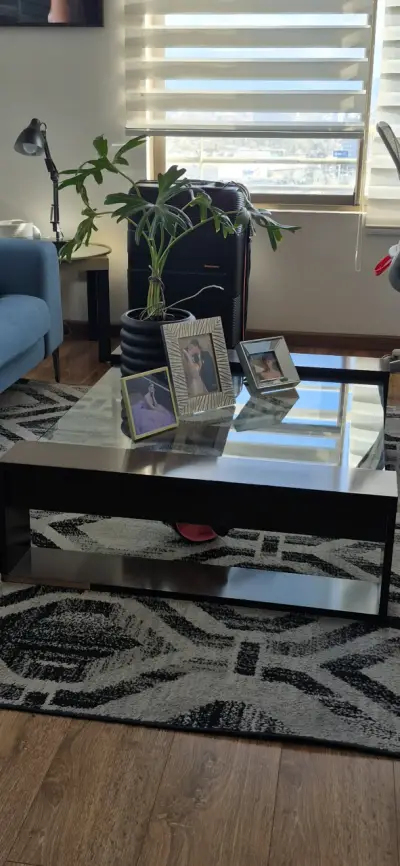 Mesa de centro moderna de vidrio - miniatura 1