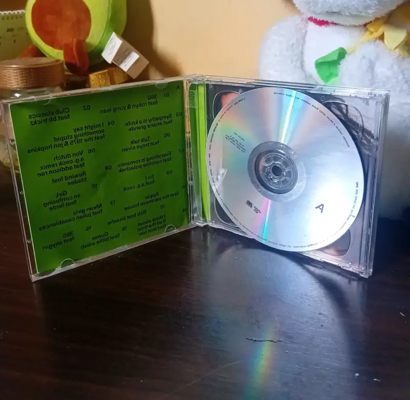 CD de brat and its completely different - 3