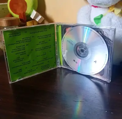 CD de brat and its completely different - miniatura 3