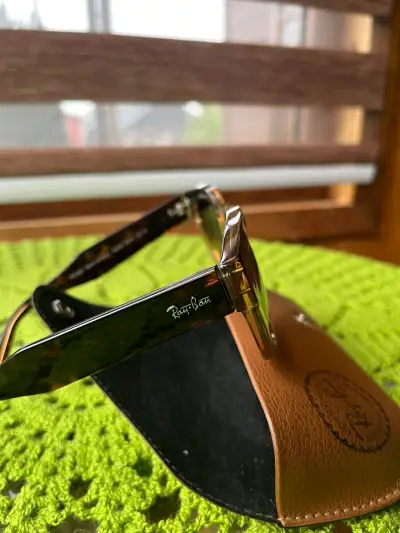 Gafas de sol estilo retro con estuche - miniatura 4