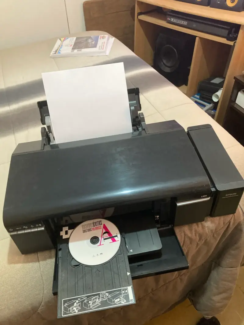 Impresora Epson con bandeja de CD/DVD