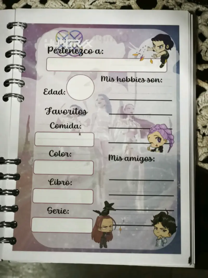 Diario de Vida Huntrix con Diseño Colorido - 2