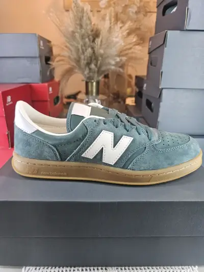 Zapatillas New Balance verdes talla 42.5 y 43 - miniatura 2