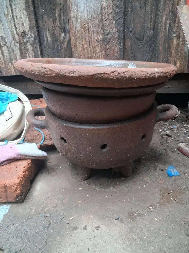 Brasero de barro tradicional para asados - 2