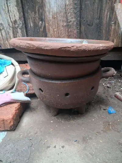 Brasero de barro tradicional para asados - miniatura 2