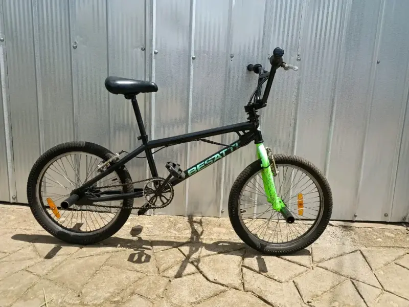 Bicicleta BMX Begatti Negra y Verde - 1