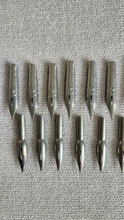 Antiguas plumillas fabricadas en Inglaterra - miniatura 1