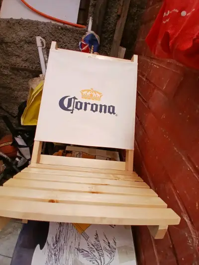 Silla plegable de madera con logo Corona - miniatura 1