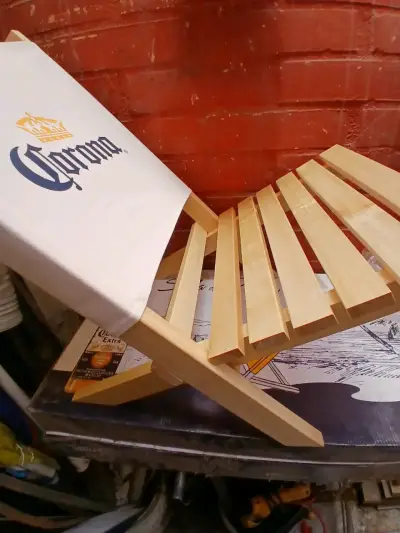Silla plegable de madera con logo Corona - miniatura 2