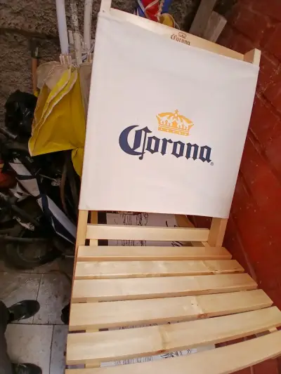 Silla plegable de madera con logo Corona - miniatura 3