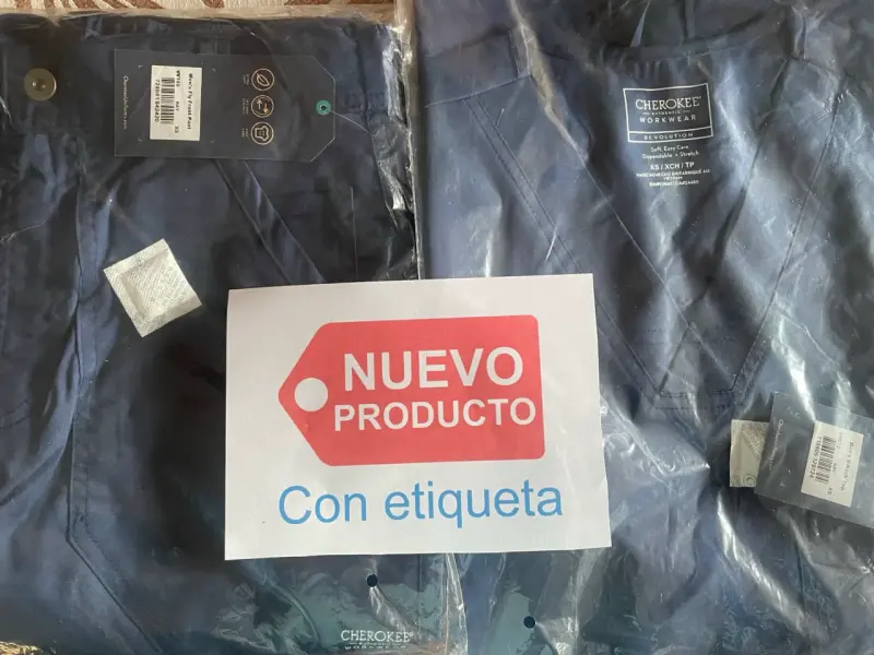 Uniforme médico Cherokee Revolution azul nuevo - 1
