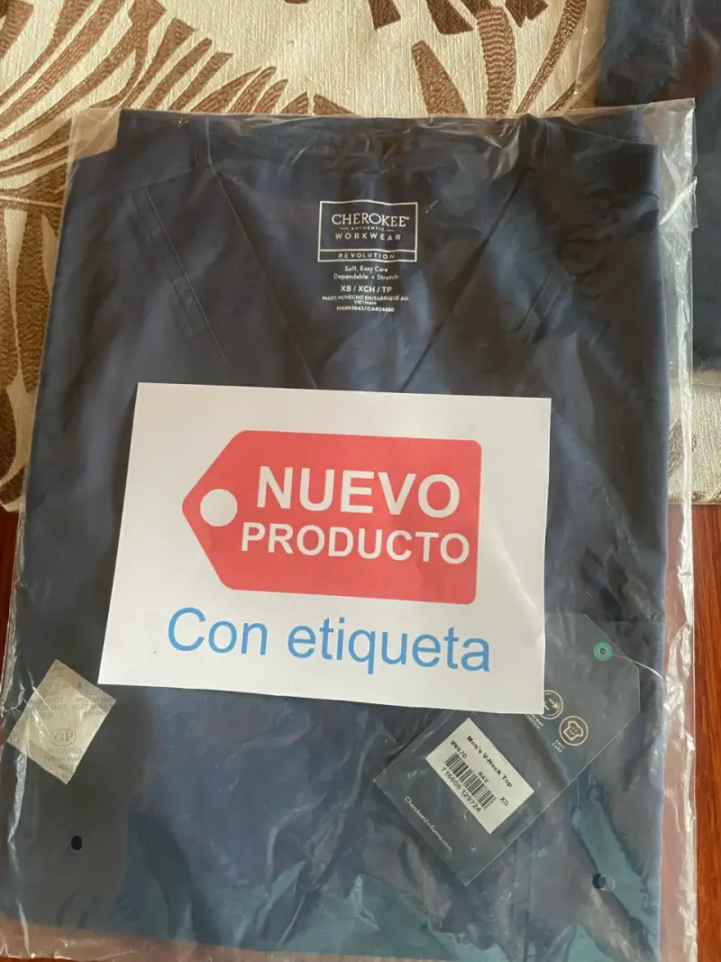 Uniforme médico Cherokee Revolution azul nuevo - 2