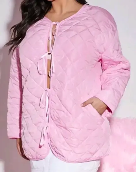 Chaqueta acolchada rosa con lazos - 3