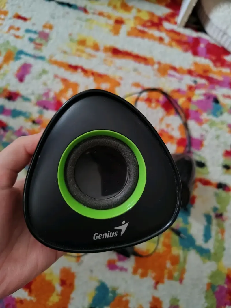 Parlantes Genius USB con diseño moderno - 3
