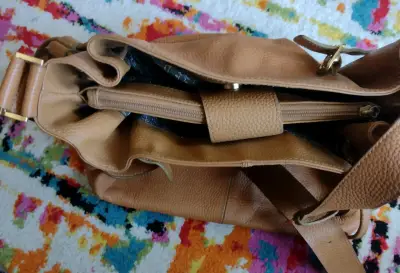 Bolso de cuero marrón con hebillas - miniatura 2