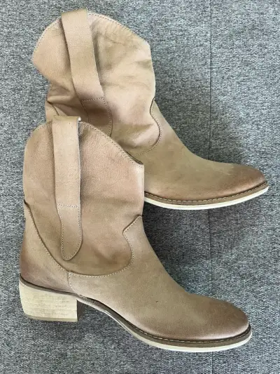 Botas vaqueras de cuero beige para mujer - miniatura 4