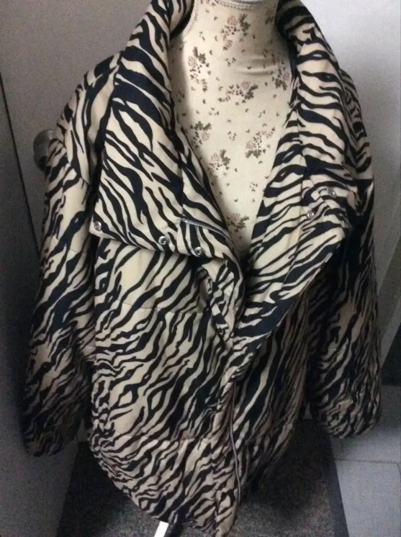 Chaqueta de invierno con estampado animal print - 1