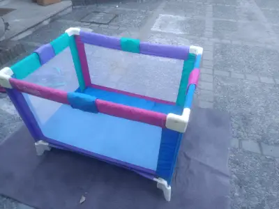 Corral de juego para bebé colorido - miniatura 1