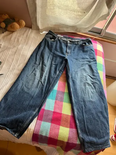 Jeans de mezclilla azul para mujer - miniatura 1