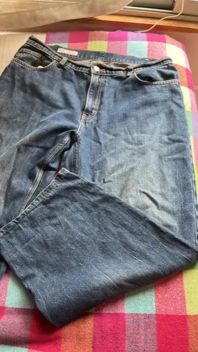 Jeans de mezclilla azul para mujer - miniatura 2