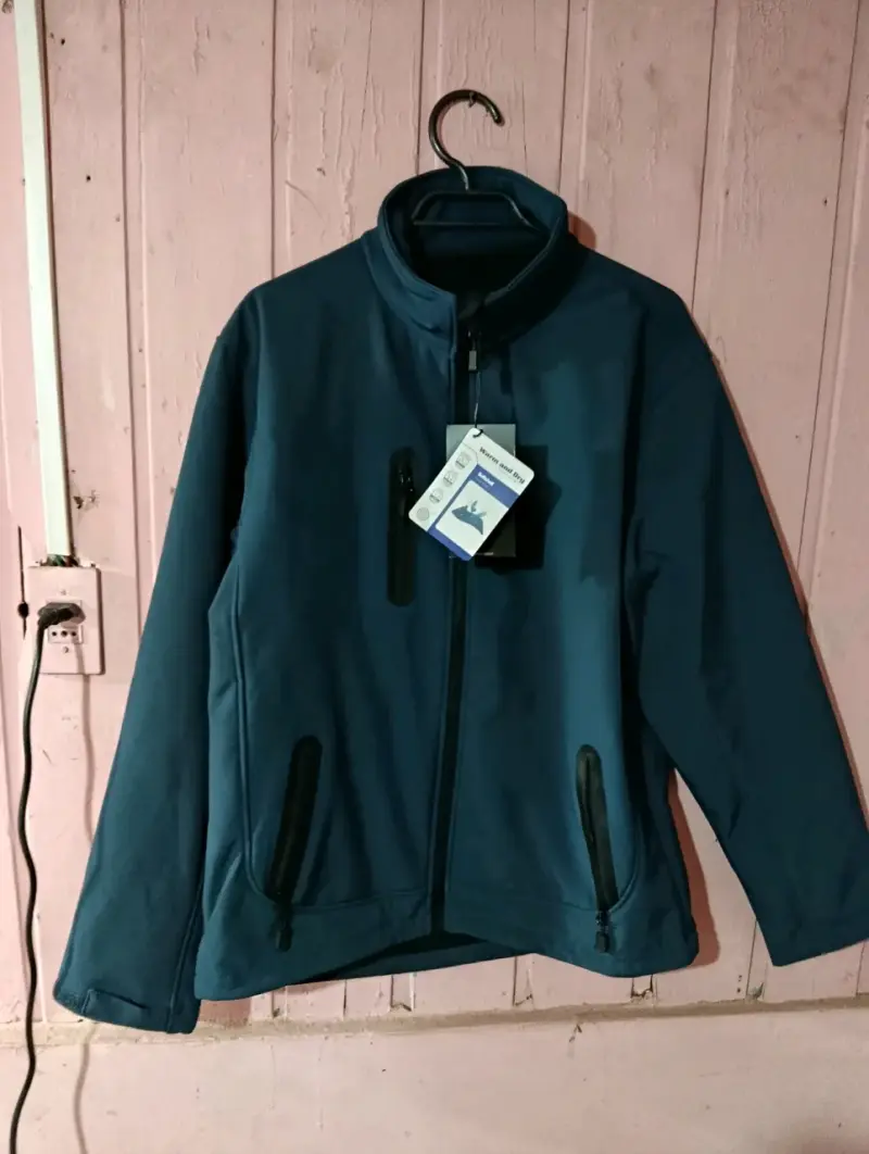 Chaqueta softshell azul con cierre impermeable - 1