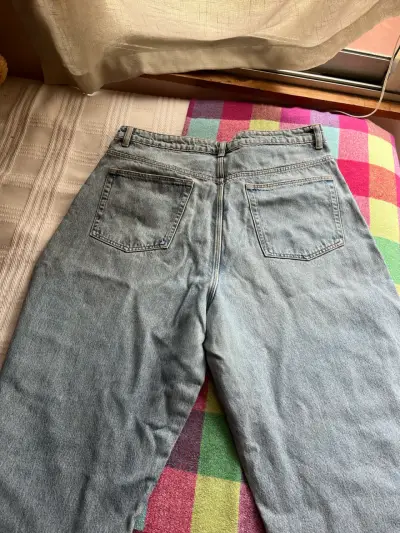 Jeans Zara de mezclilla  talla 46 - miniatura 2