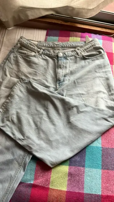 Jeans de mezclilla  claro para mujer - miniatura 2