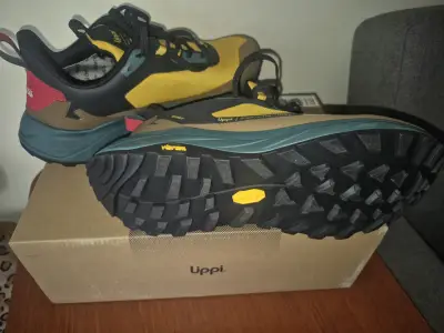 Zapatillas de trail running Upp! Vibram amarillas - miniatura 1