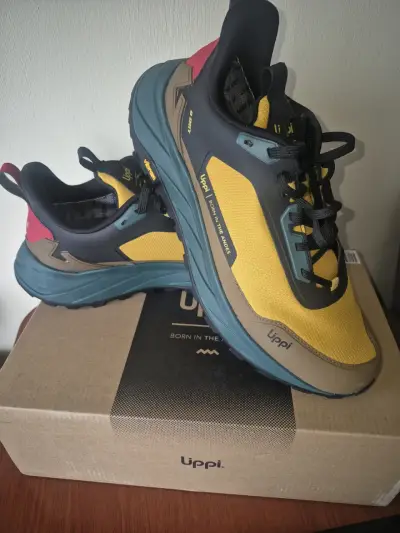 Zapatillas de trail running Upp! Vibram amarillas - miniatura 3